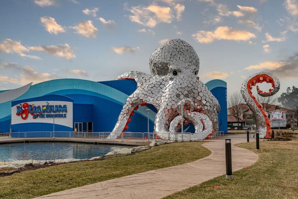 Just 11 minutes to the Aquarium!
