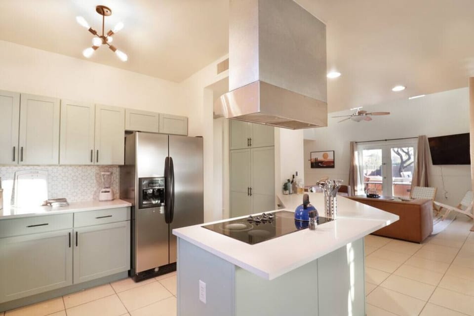 Fully equipped kitchen