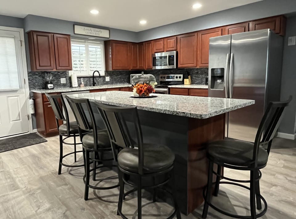 Breakfast island seats 4