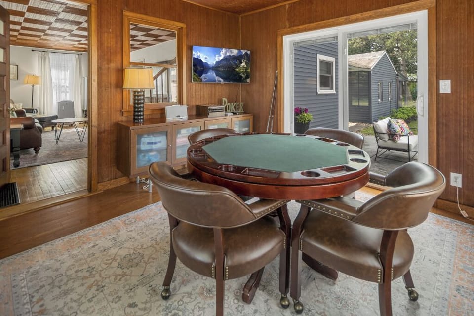 1st Floor | Study | Game Room | Poker Table | Bumper Pool | 43” Smart TV | Access Backyard