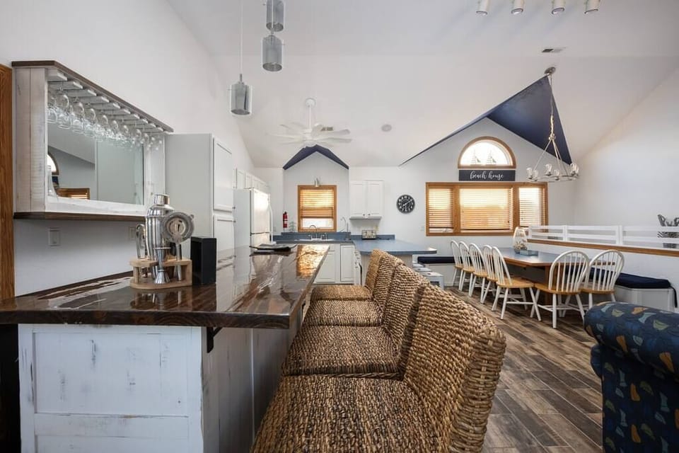 Bar Table