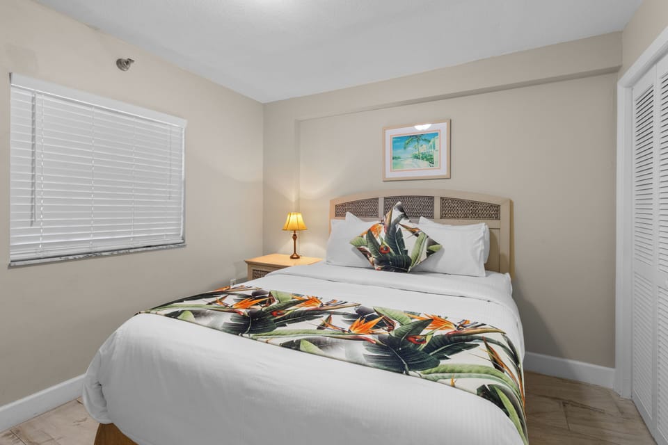 Unit with 1 Queen bed