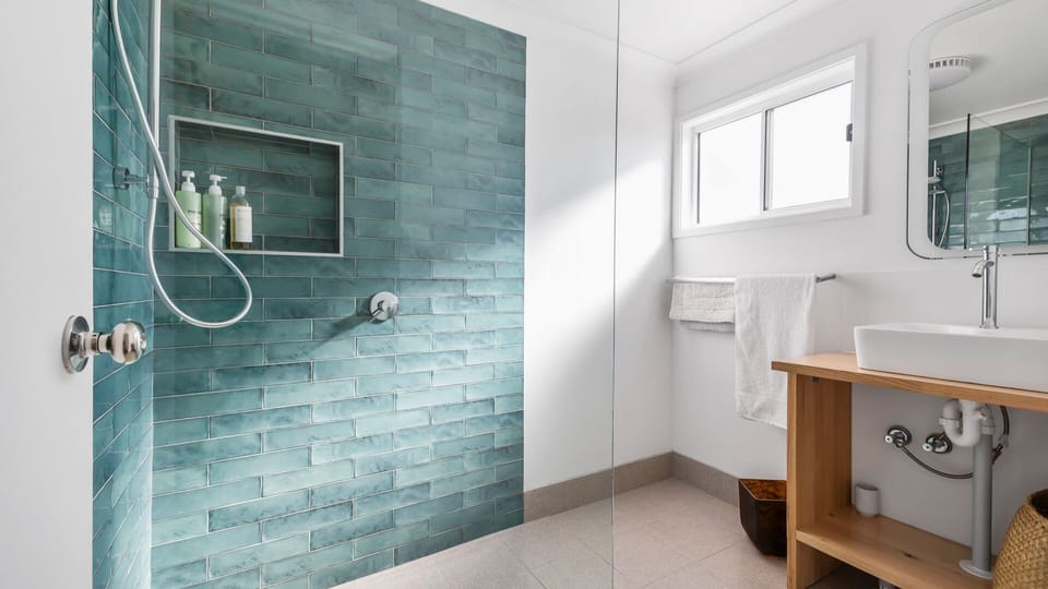 Bathroom upstairs 