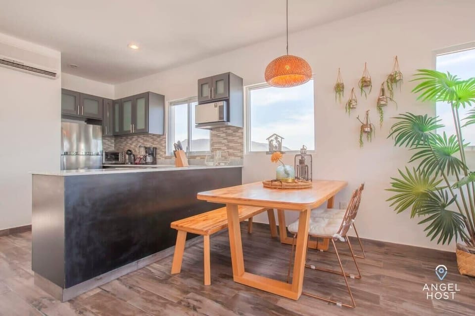 Beautiful wood dining table that seats 4