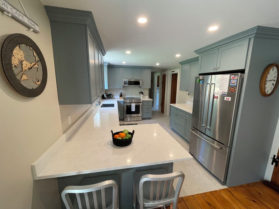 Enjoy a cup of coffee or set the kids up at the breakfast bar.