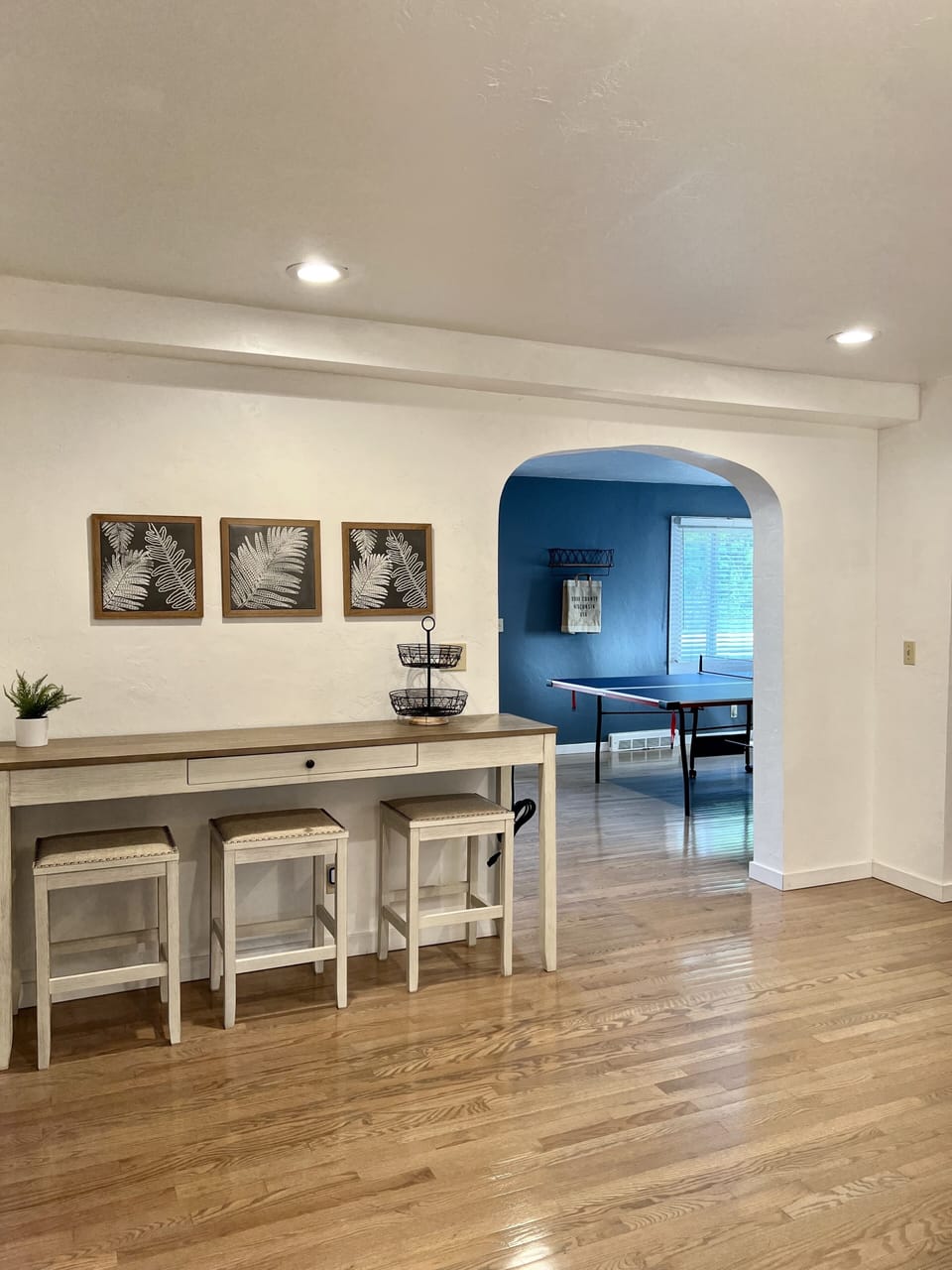 Kitchen Coffee/Breakfast Bar.