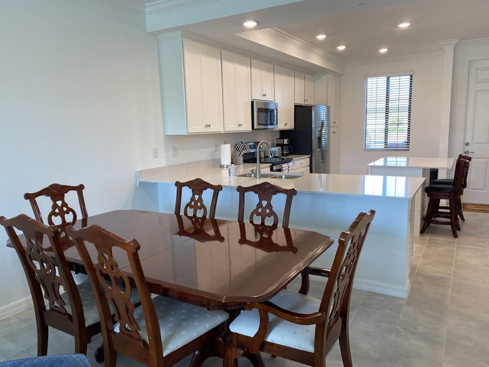 Plenty of room for dining and pass-through from the kitchen.