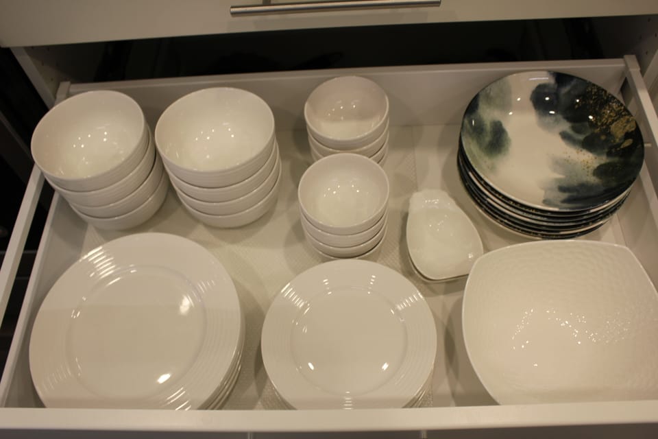 Plates and bowls
