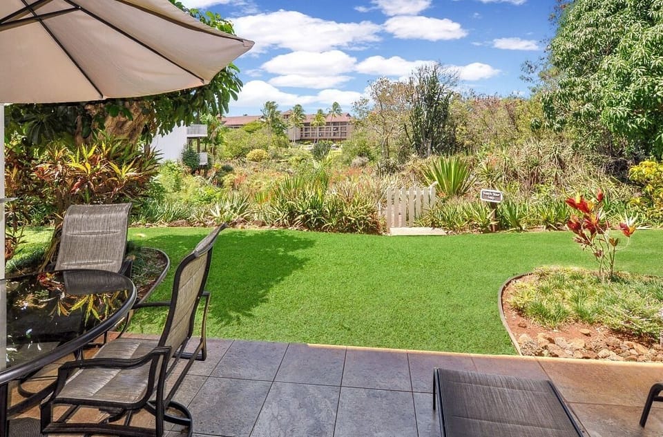 Walk straight out onto your own private lanai (patio) with lounge chairs.