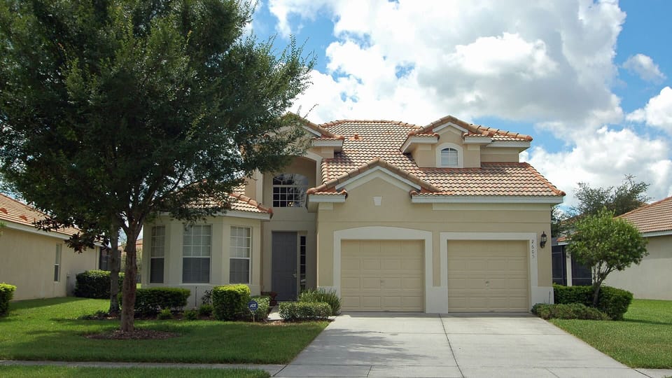 Beautiful 5 bed 5 bath villa located in Windsor Hills Resort