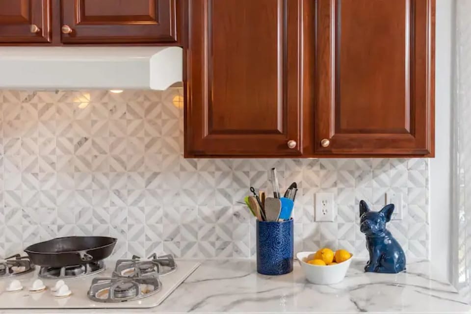 full kitchen