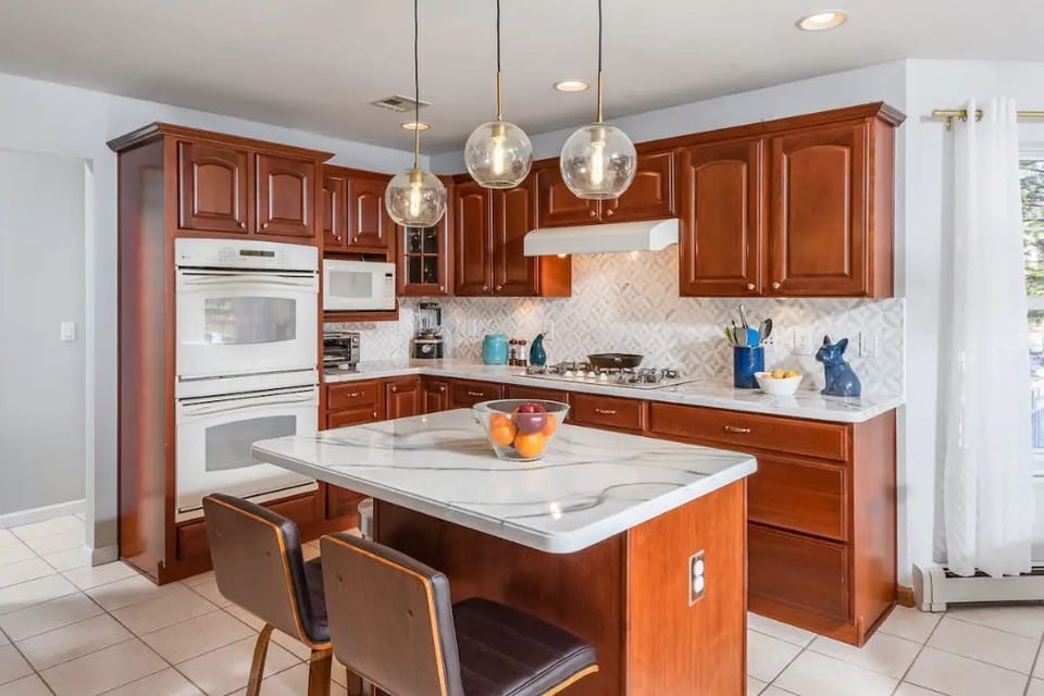full kitchen