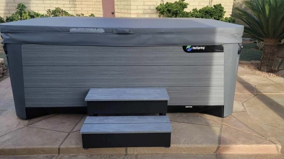 Brand new Hot Tub with amazing jets