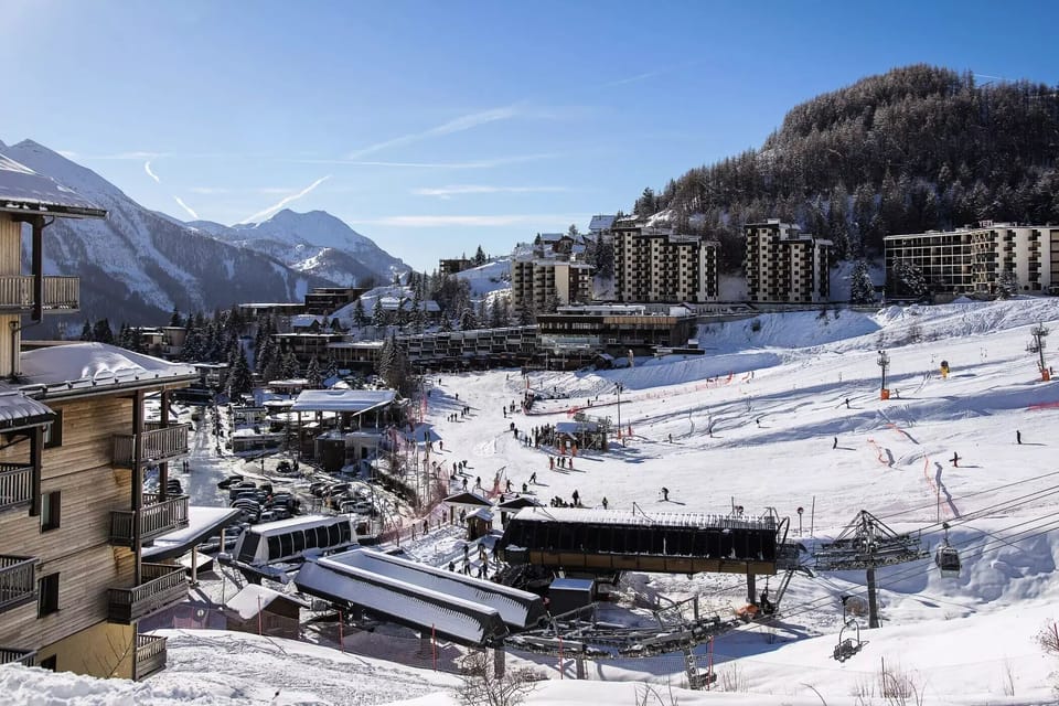 Snow and ski sports