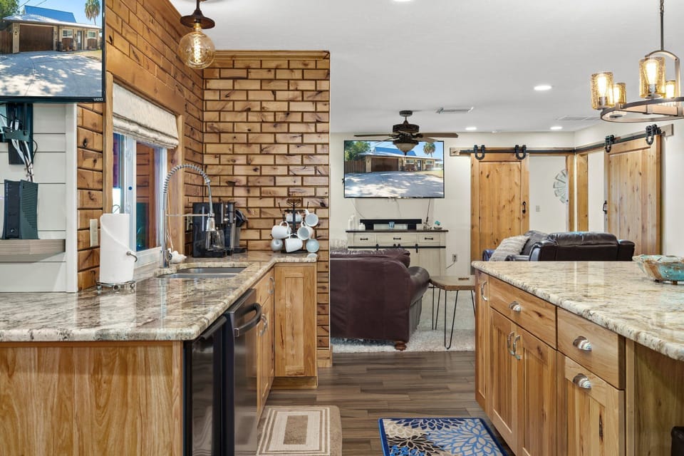 Kitchen - Coffee station - open concept