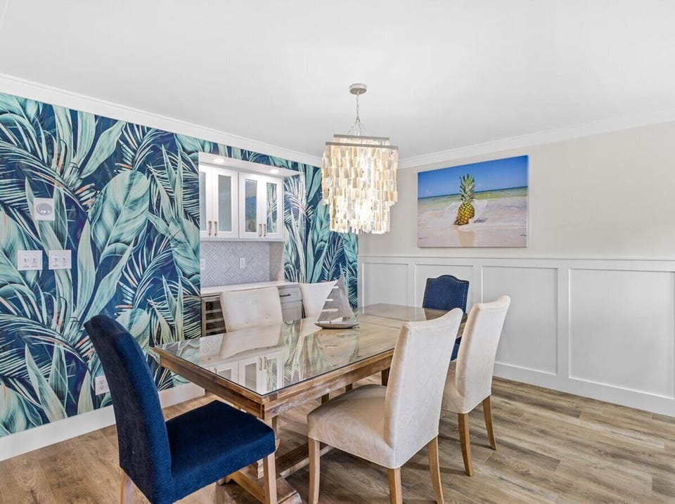 Dining Area for 6