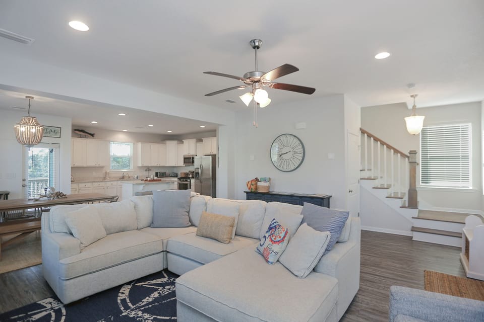 Living & Dining Area
