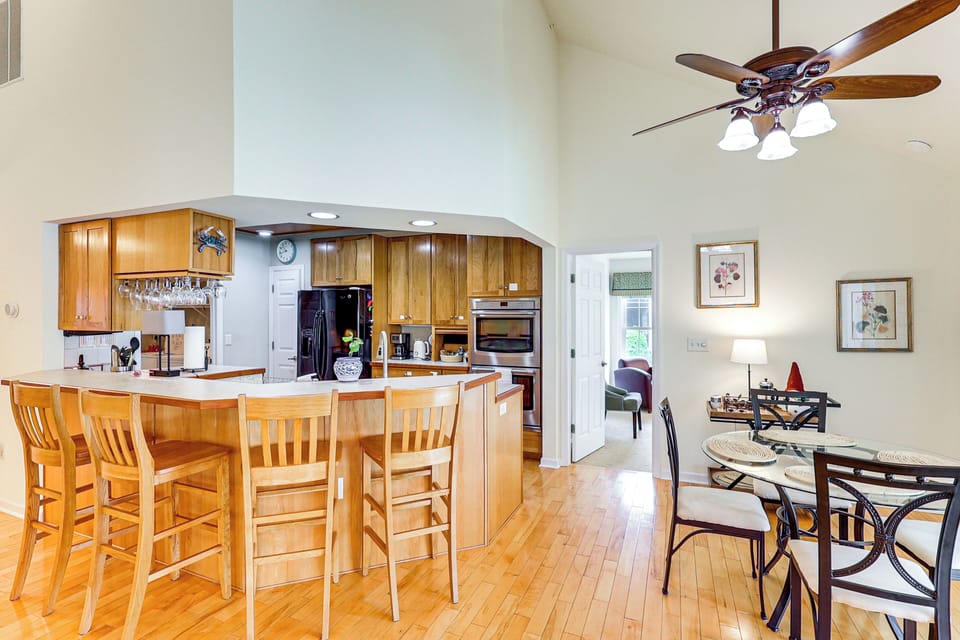 Kitchen | Cooking Basics | Coffee Maker | Paper Towels/Trash Bags Provided