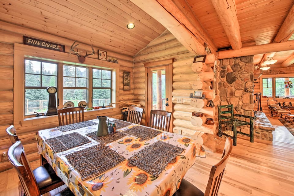 Dining Area | Dishware & Flatware