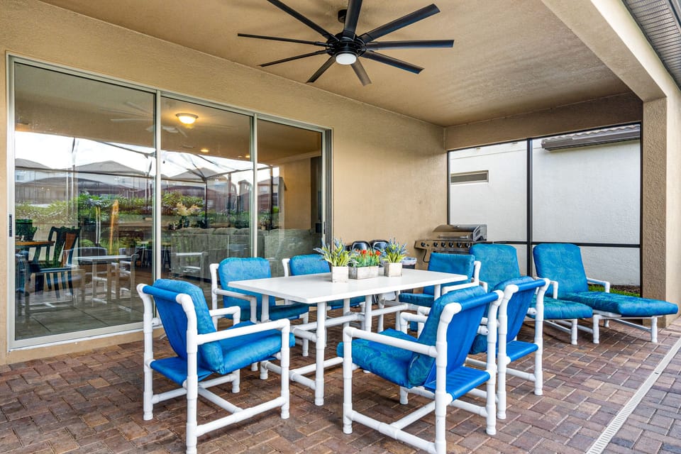 Enjoy many family meals! Propane BBQ grill is available for use!