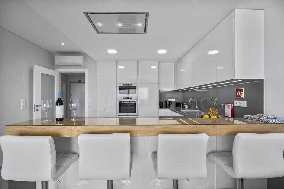 Breakfast bar 
