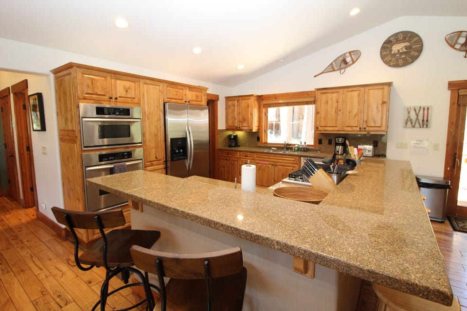 Kitchen: view b