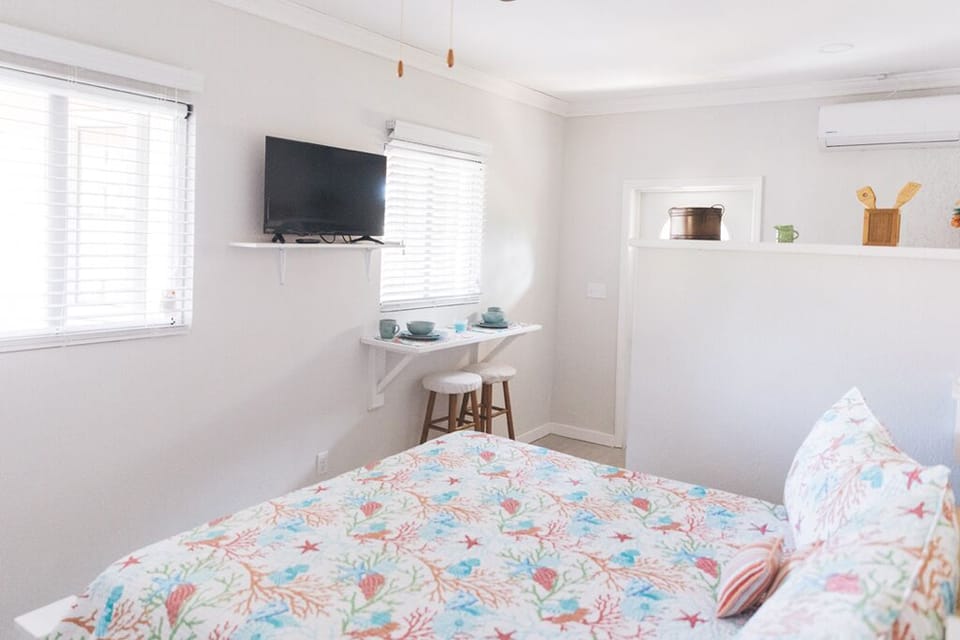 Queen sized private bedroom