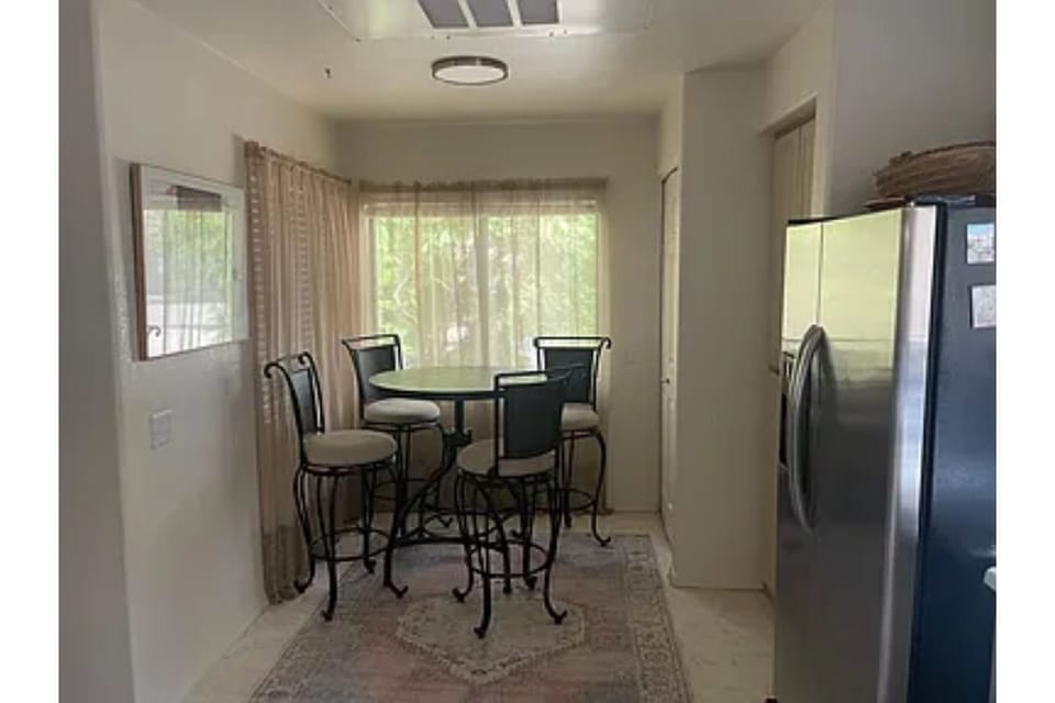 Dinette, with full kitchen and washer/ dryer.