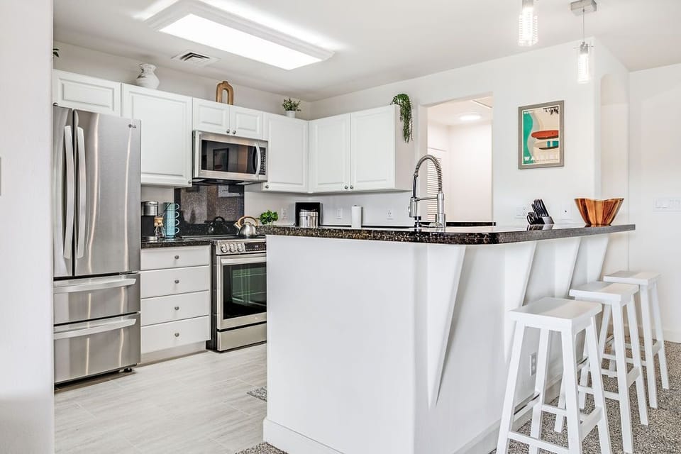Fully Stocked kitchen w/ Keurig Machine.  