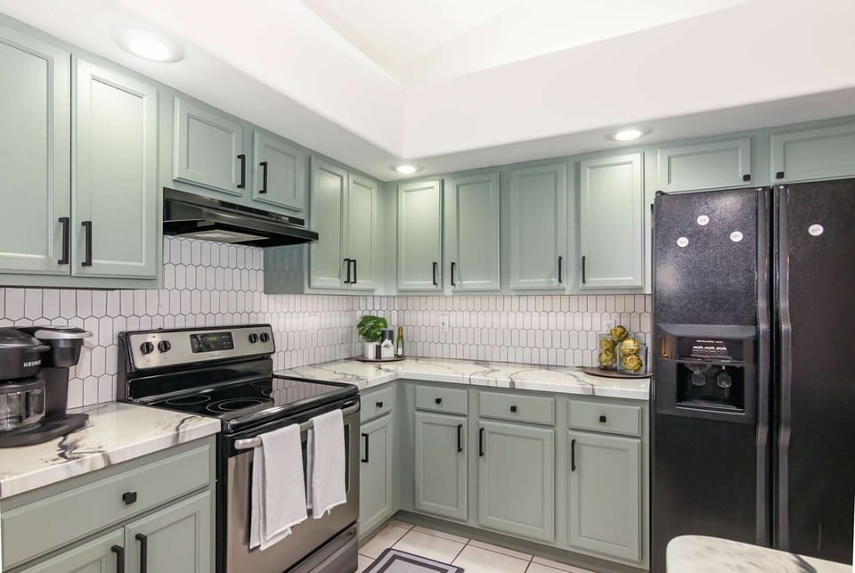 Spacious stocked kitchen