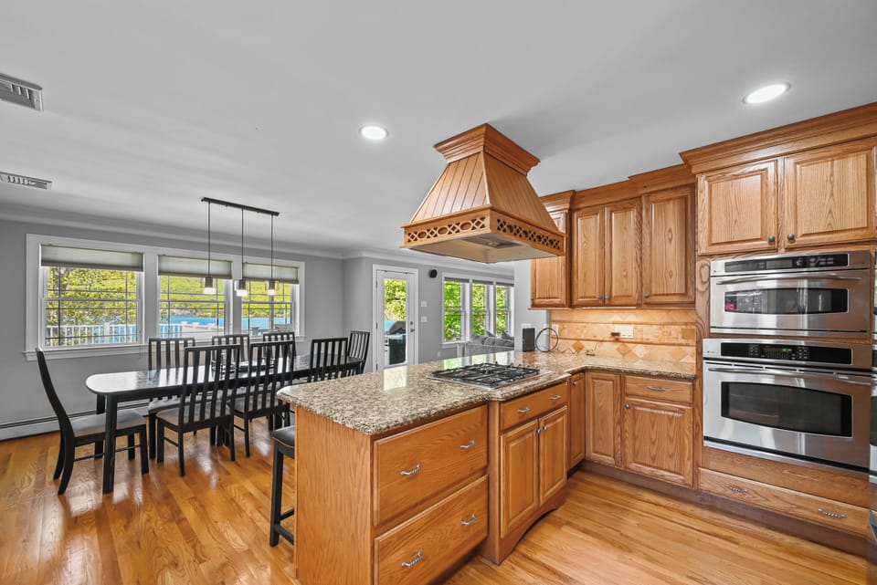  Fully Equipped Kitchen for Family Meals