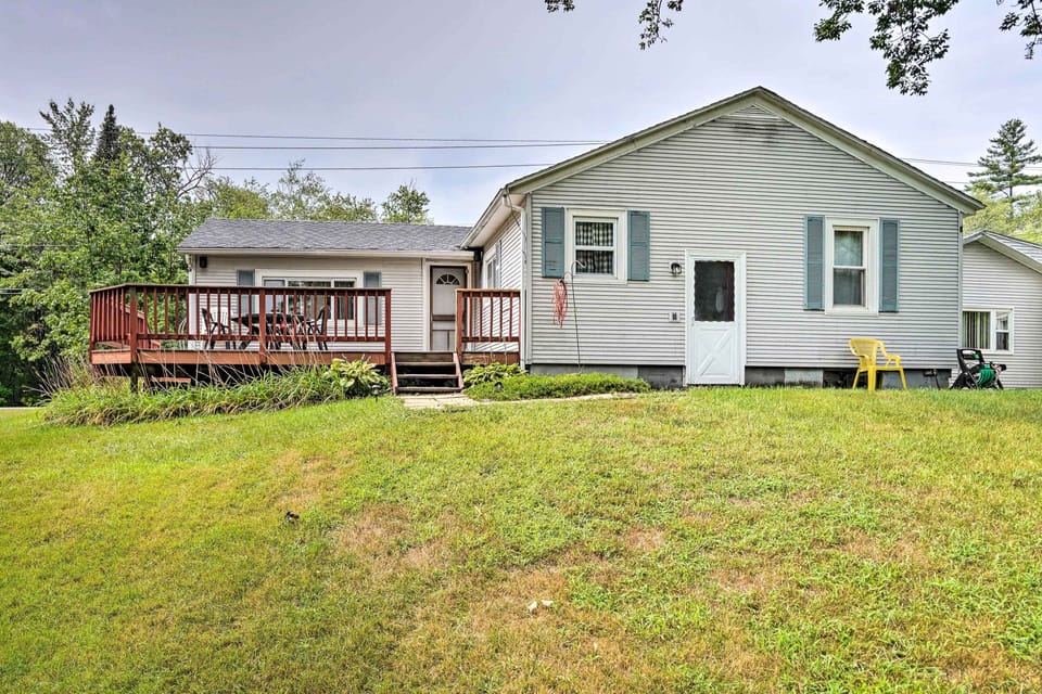 Porter Corners Vacation Rental | 2BR | 1.5BA | 1,700 Sq Ft | 4 Exterior Stairs