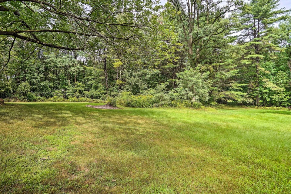 Property Exterior | Garage (1 Vehicle) | Private Lot (5 Vehicles)