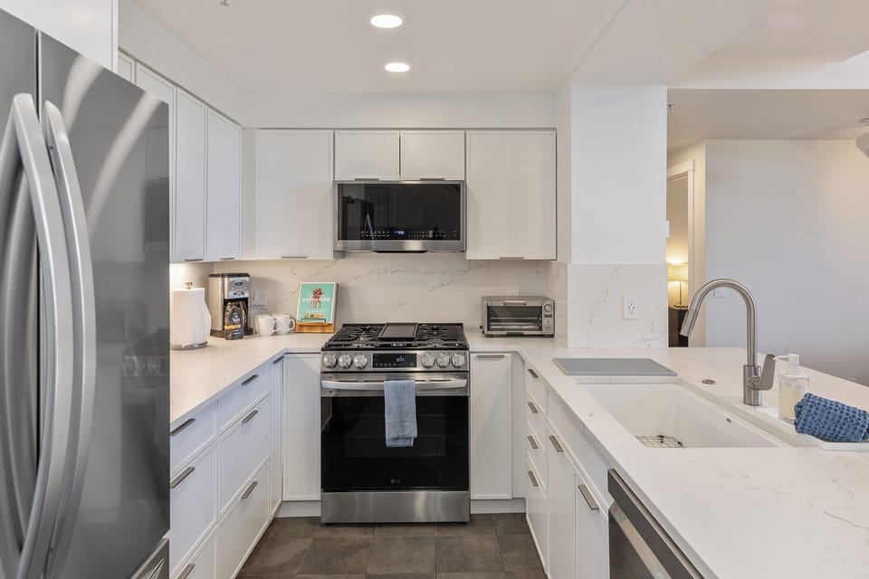 Blue Mesa 4 - Newly Remodeled Kitchen - Vivid Vacation Rentals T