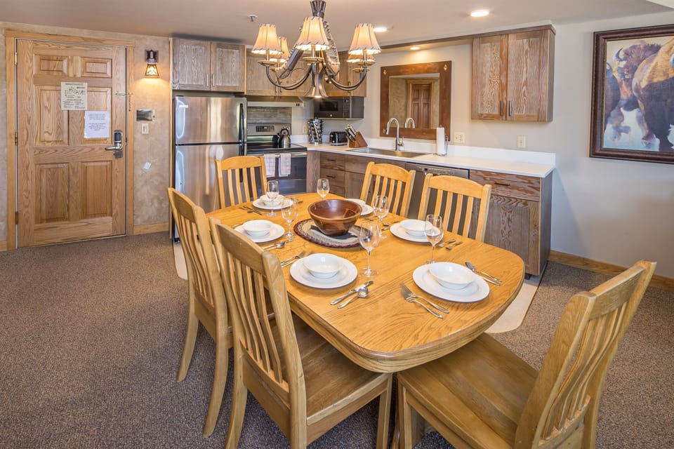 Inviting dining and kitchen area