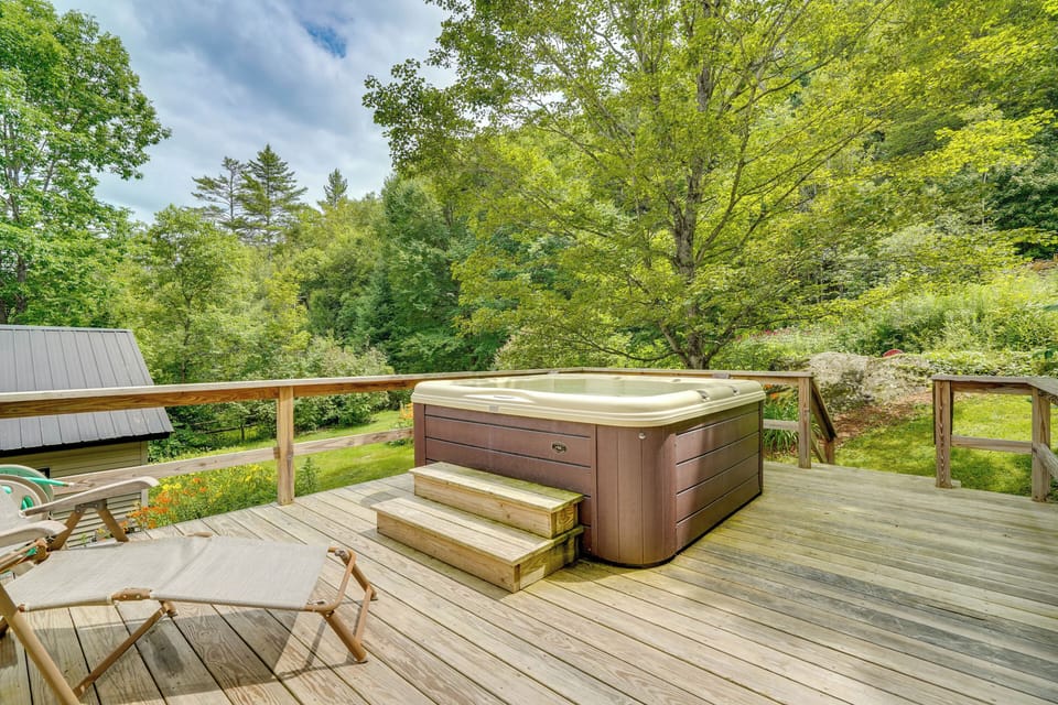 Londonderry Vacation Rental | 4BR | 2.5BA | Stairs Required | 2,100 Sq Ft