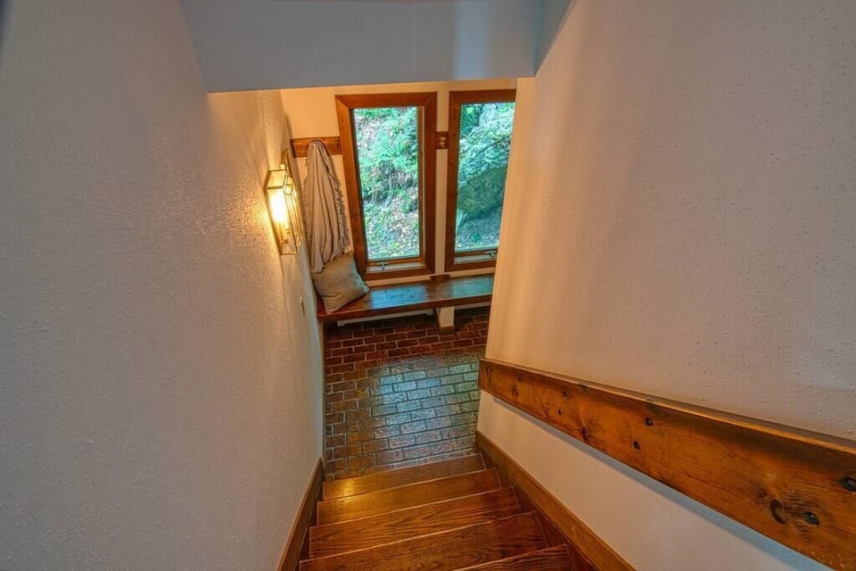 Stairwell leading from main level to downstairs