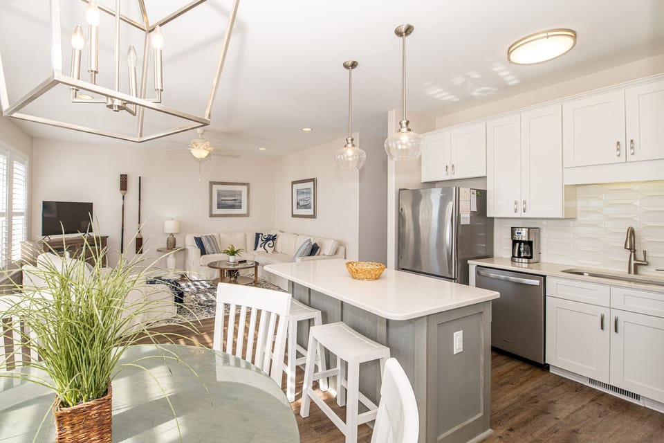 Open concept living, kitchen, and dining area