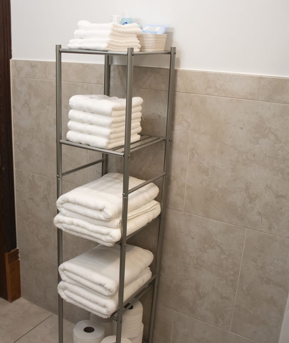 Downstairs bathroom towel rack image 3