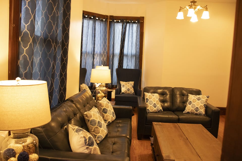 Living room image 1