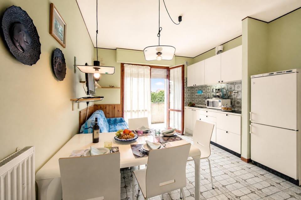Kitchen and dining area