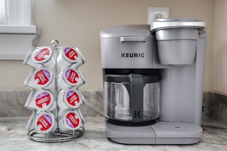 Drip/Keurig combo coffee maker with K-cups!