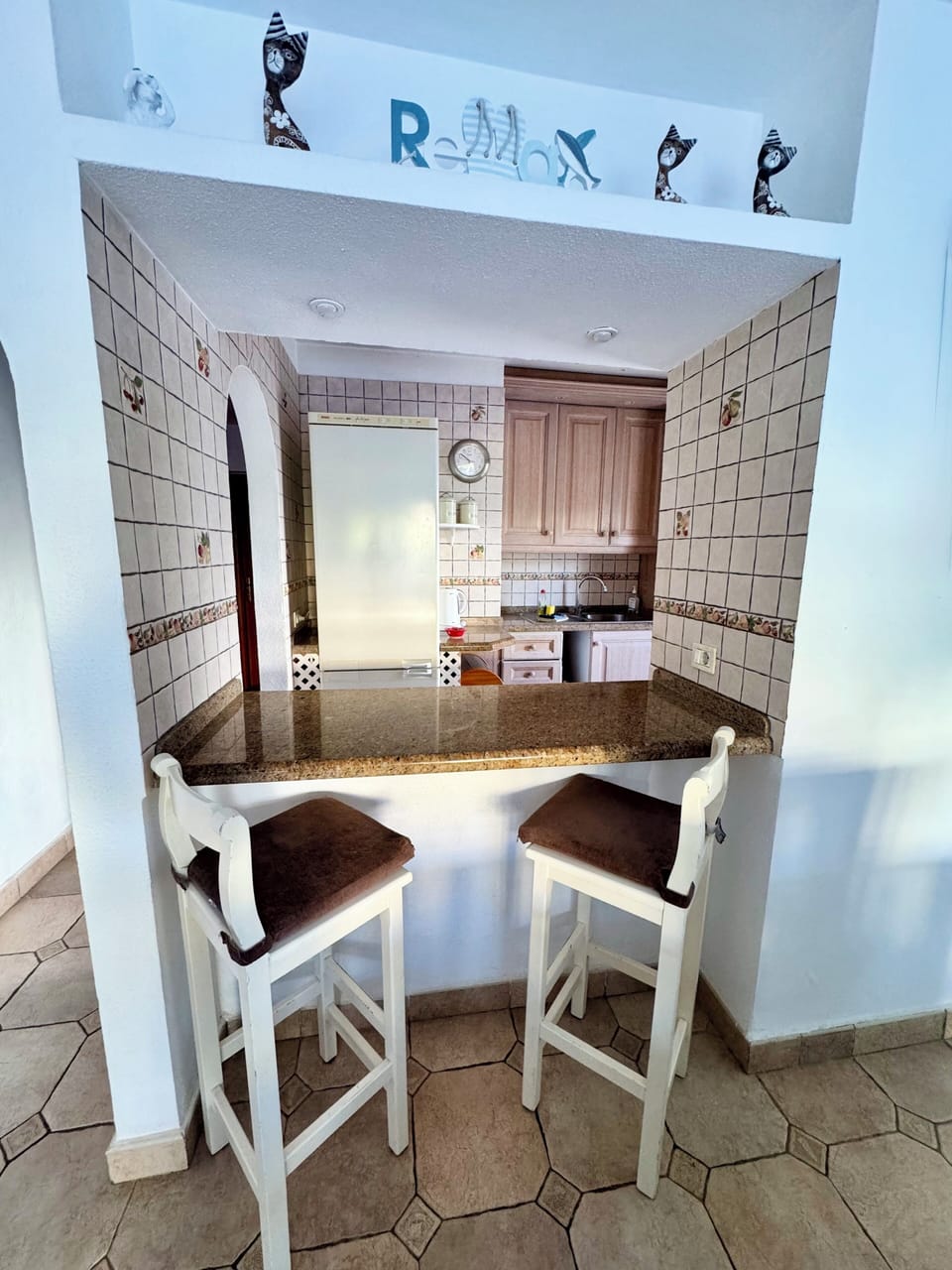 Breakfast bar