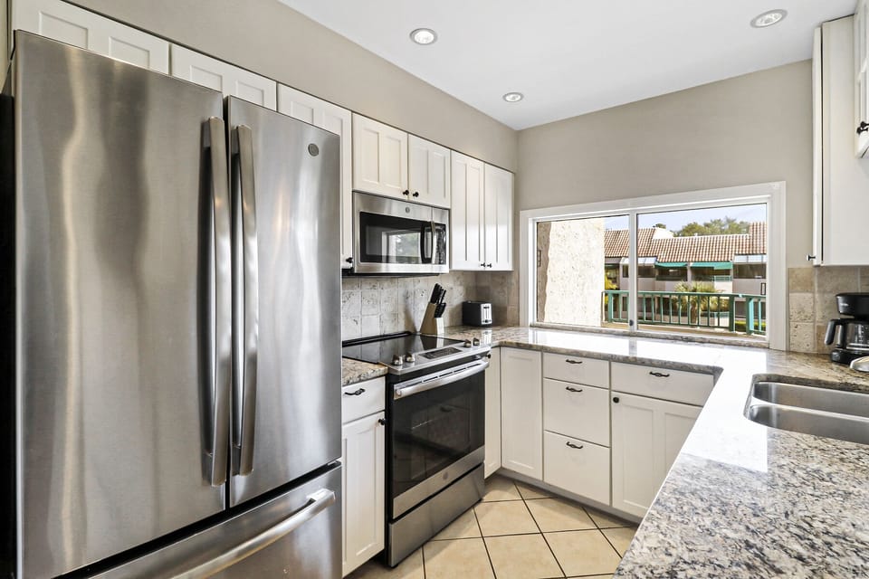 7484 Anchorage | Kitchen - 7484 Anchorage | Kitchen