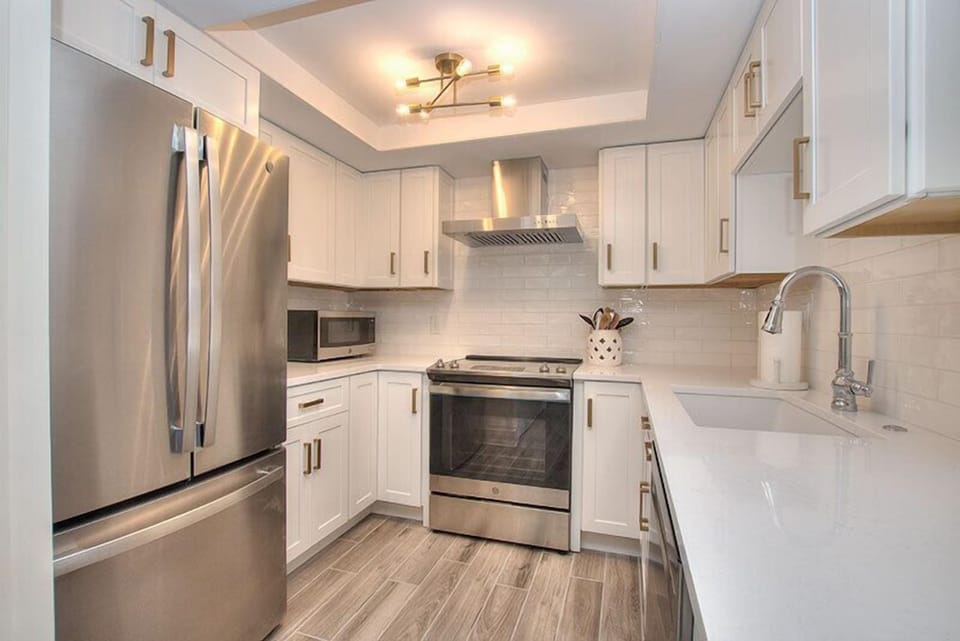 1765 Bluff Villas | Kitchen - 1765 Bluff Villas | Kitchen