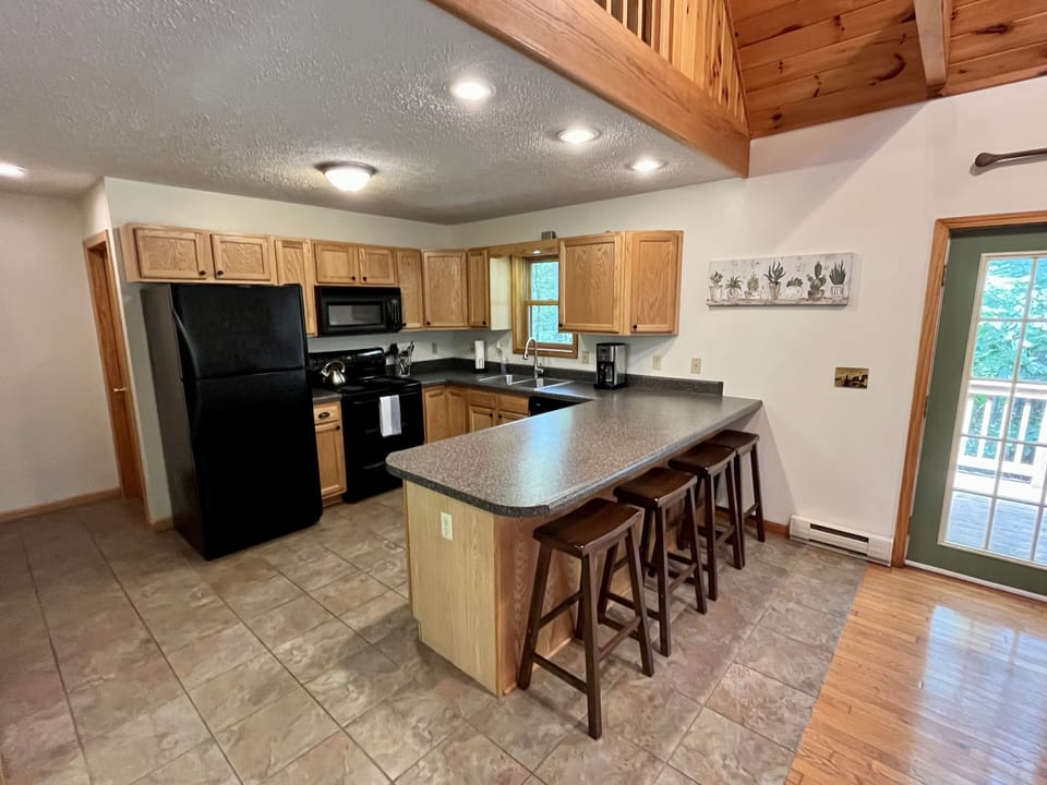 Fully equipped kitchen to feed your whole group!