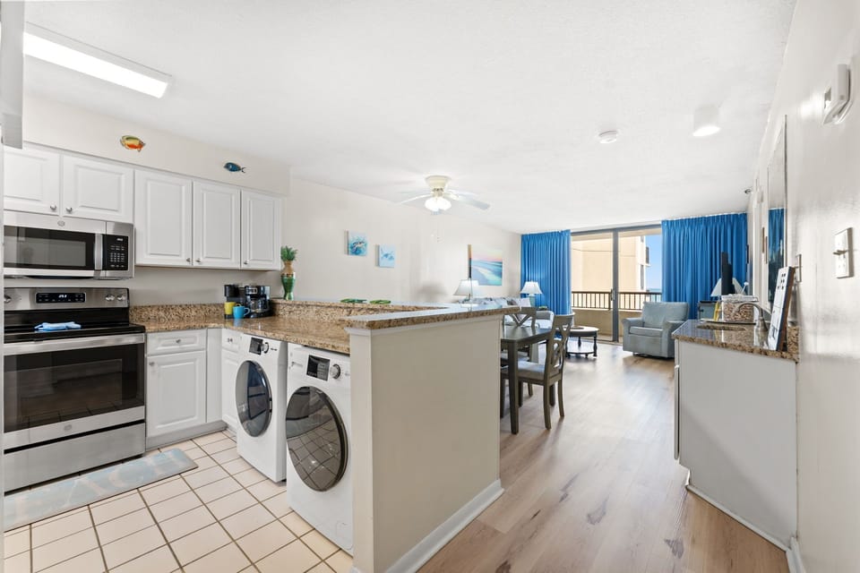 Fully Equipped Kitchen with washer & dryer