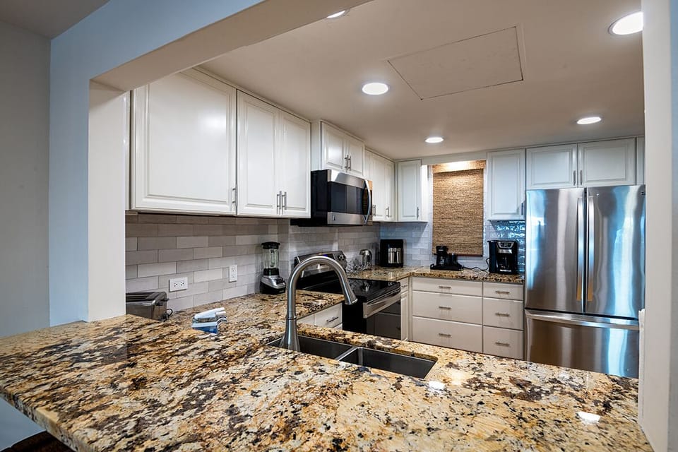 Complete kitchen with full appliances and everything you need to prepare meals during your stay.