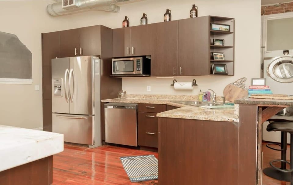 Enjoy the convenience of in-unit laundry alongside a fully equipped kitchen.
#ConvenienceMatters