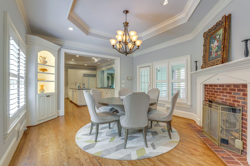 Dining Room | Dishware & Flatware Provided